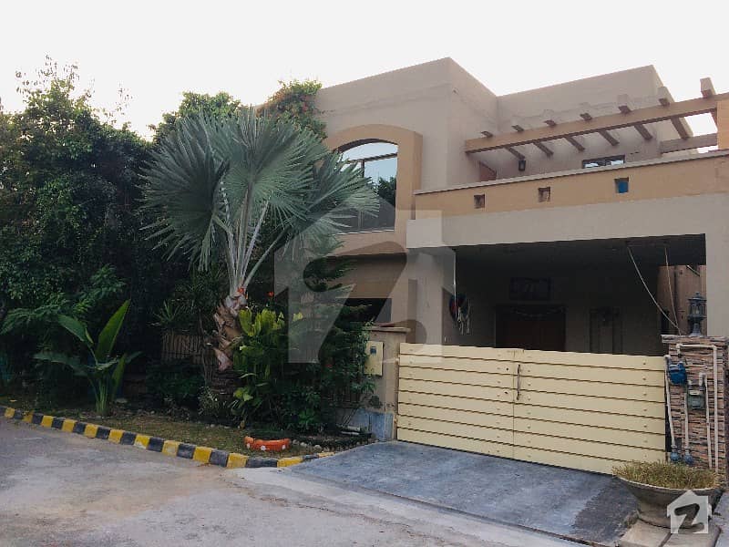 Near Dha 9 Marla Designers House Gated Community Near Park Main Road 170 Lac