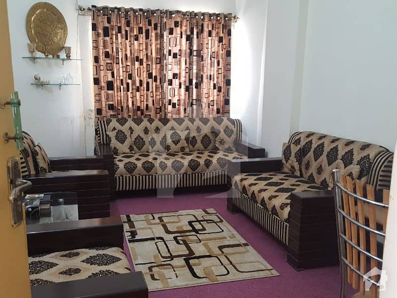 اصغر مال روڈ راولپنڈی میں 5 کمروں کا 6 مرلہ مکان 2.5 کروڑ میں برائے فروخت۔