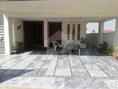 1 Kanal House For Sale In Excellent Location 1 Kanal House For Sale In Excellent Location