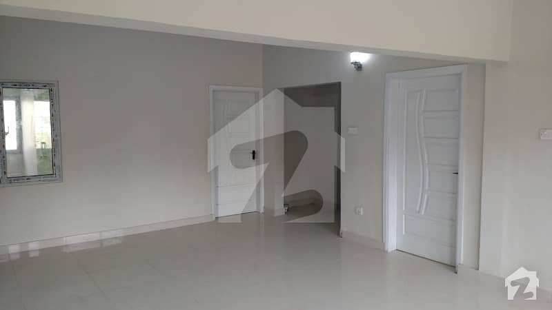 2400  Square Feet Flat In Sea View Apartments For Rent At Good Location