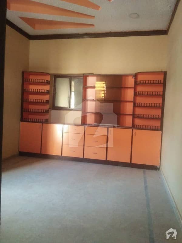 غوری ٹاؤن فیز 3 غوری ٹاؤن اسلام آباد میں 5 کمروں کا 6 مرلہ مکان 1.1 کروڑ میں برائے فروخت۔