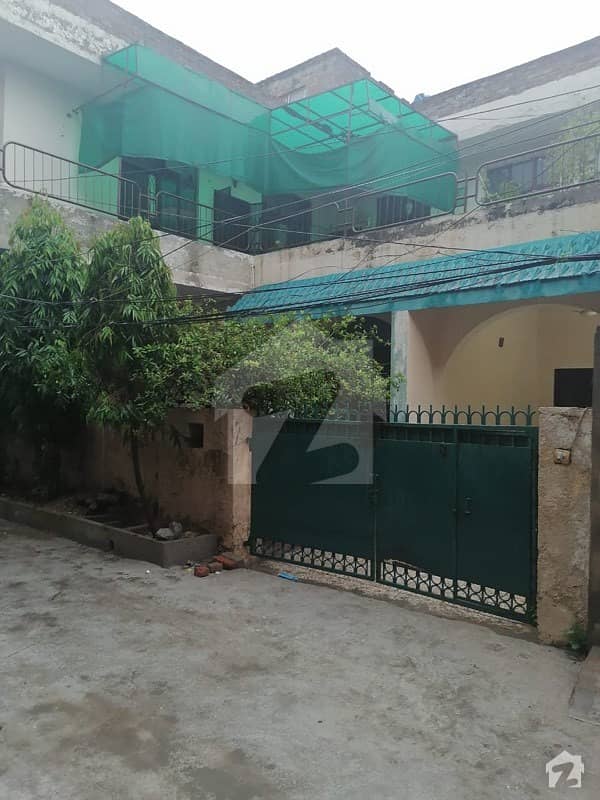 کیولری گراؤنڈ لاہور میں 5 کمروں کا 1 کنال مکان 3.85 کروڑ میں برائے فروخت۔