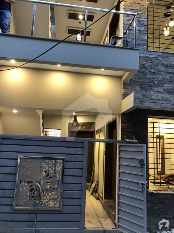 سیٹیلائیٹ ٹاؤن - بلاک اے سیٹیلائیٹ ٹاؤن راولپنڈی میں 4 کمروں کا 5 مرلہ مکان 2.25 کروڑ میں برائے فروخت۔