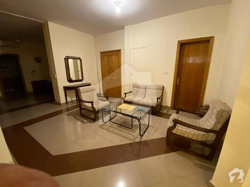 ایف ۔ 11 مرکز ایف ۔ 11 اسلام آباد میں 2 کمروں کا 12 مرلہ فلیٹ 90 ہزار میں کرایہ پر دستیاب ہے۔