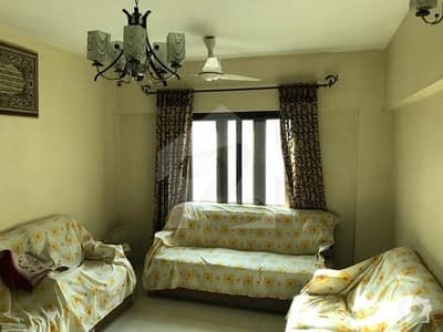 990  Square Feet Flat Available For Sale In GulshanEIqbal Town