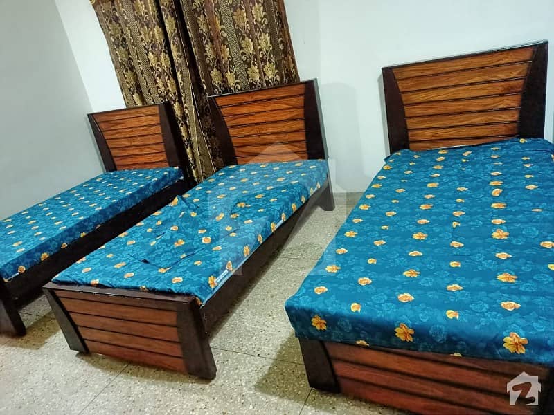 Boys Hostel Room For Rent Ideal Location