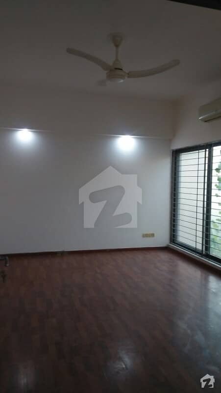 Upper Portion Of 4500  Square Feet In Dha Defence For Rent