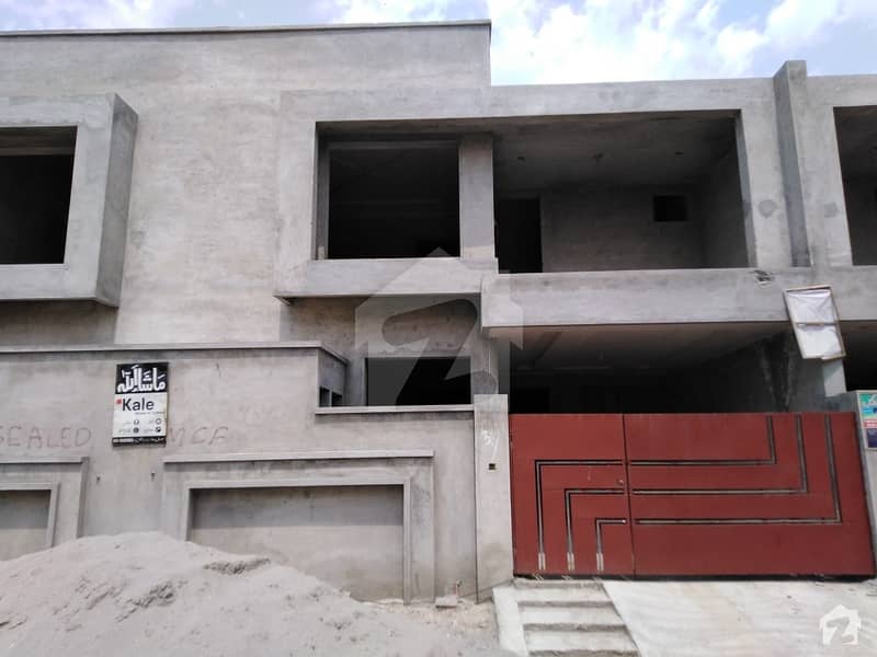ایڈن آچرڈ فیصل آباد میں 3 کمروں کا 5 مرلہ مکان 1.2 کروڑ میں برائے فروخت۔