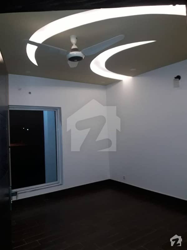 4 Years Old 10 Marla  House For Sale In Bahria Town Phase 8 Overseas Sector 3