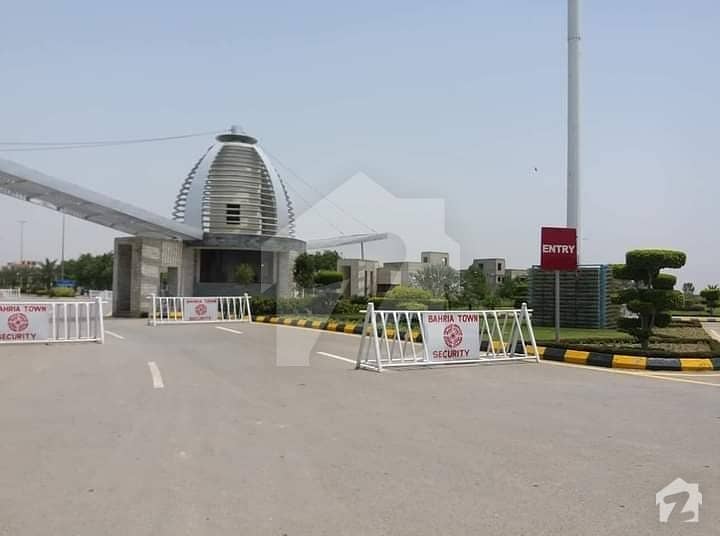 بحریہ ایجوکیشن اینڈ میڈیکل سٹی لاہور میں 5 مرلہ رہائشی پلاٹ 18 لاکھ میں برائے فروخت۔