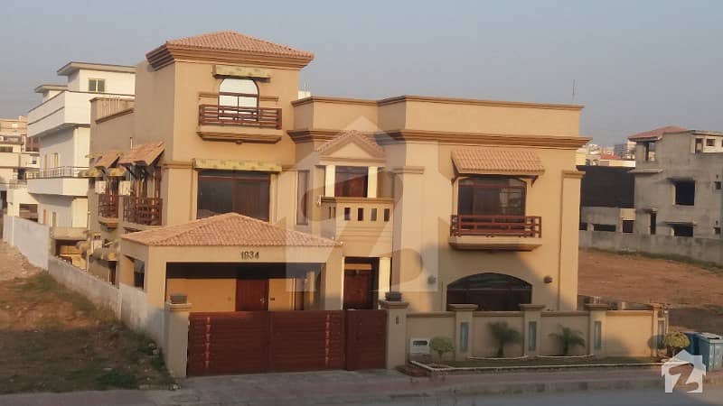 10 Marla Used House For Sale In Bahria Town Phase 8 Sector C Direct Deal