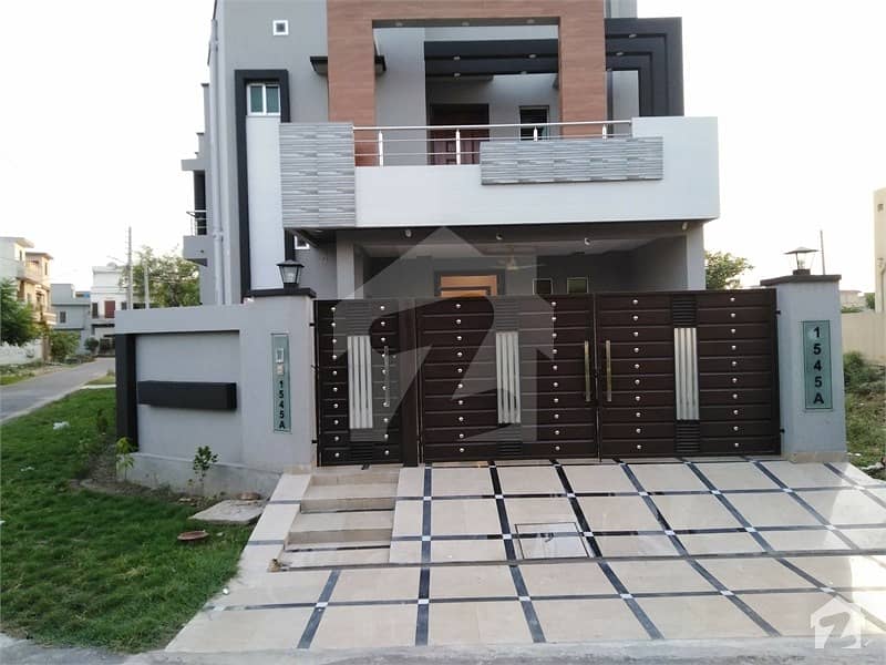 House In Central Park Housing Scheme For Sale