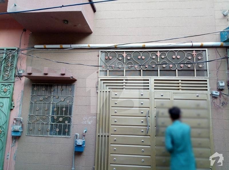 تاجپورہ لاہور میں 2 کمروں کا 2 مرلہ مکان 13 ہزار میں کرایہ پر دستیاب ہے۔