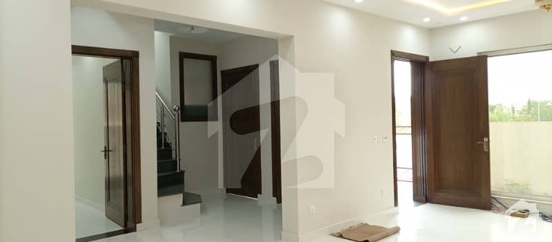 میڈیا ٹاؤن راولپنڈی میں 7 کمروں کا 12 مرلہ مکان 2.75 کروڑ میں برائے فروخت۔