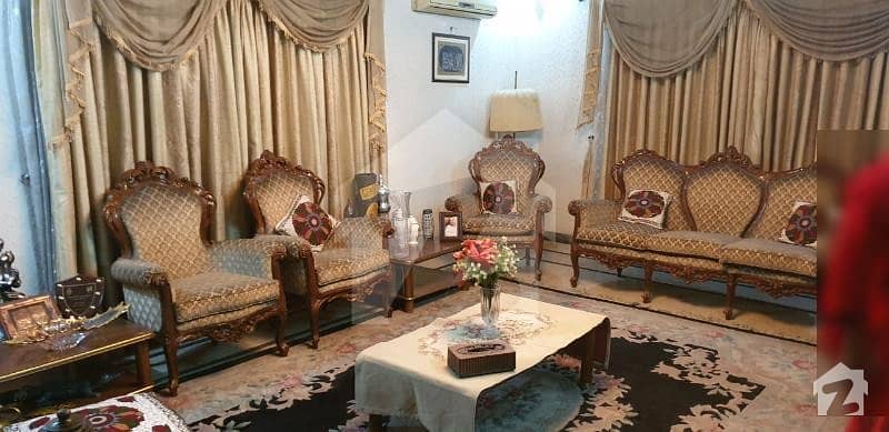 ویلینشیاء ہاؤسنگ سوسائٹی لاہور میں 5 کمروں کا 2.15 کنال مکان 9 کروڑ میں برائے فروخت۔