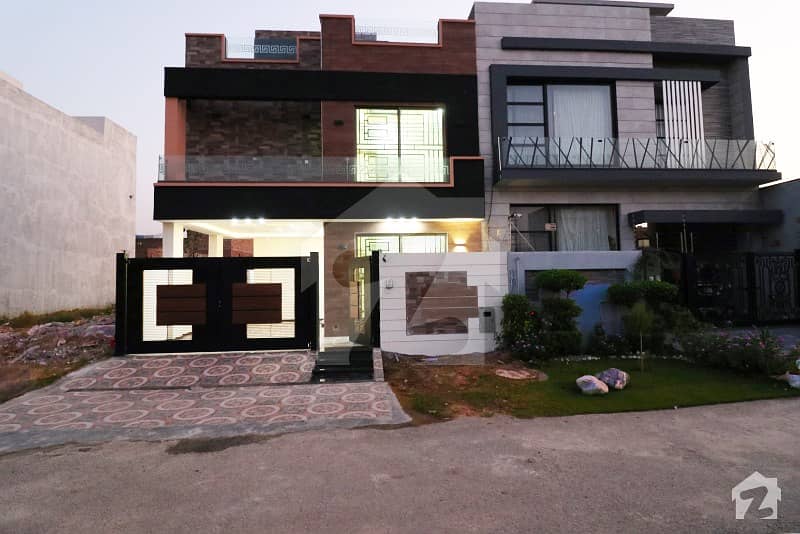 Modern Design 5 Marla Brand New Luxury Bungalow For Sale At Superb Location