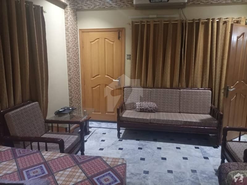 عبد اللہ ویلی حیدر آباد میں 7 کمروں کا 5 مرلہ مکان 1 کروڑ میں برائے فروخت۔