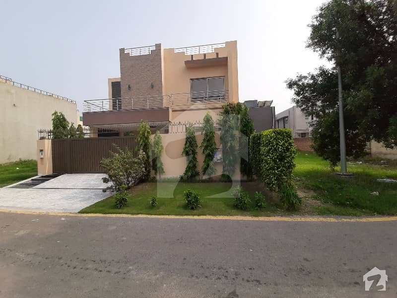 10 Marla House For Sale In Dha Phase 8 Block Q