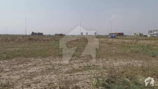 ڈی ایچ اے فیز 8 - بلاک ٹی فیز 8 ڈیفنس (ڈی ایچ اے) لاہور میں 1 کنال رہائشی پلاٹ 3.75 کروڑ میں برائے فروخت۔ ڈی ایچ اے فیز 8 - بلاک ٹی فیز 8 ڈیفنس (ڈی ایچ اے) لاہور میں 1 کنال رہائشی پلاٹ 3.75 کروڑ میں برائے فروخت۔