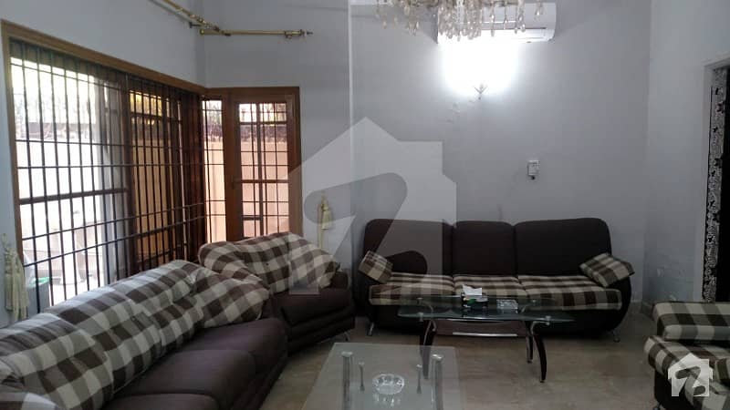 300 Sq Yards Bungalow For Rent