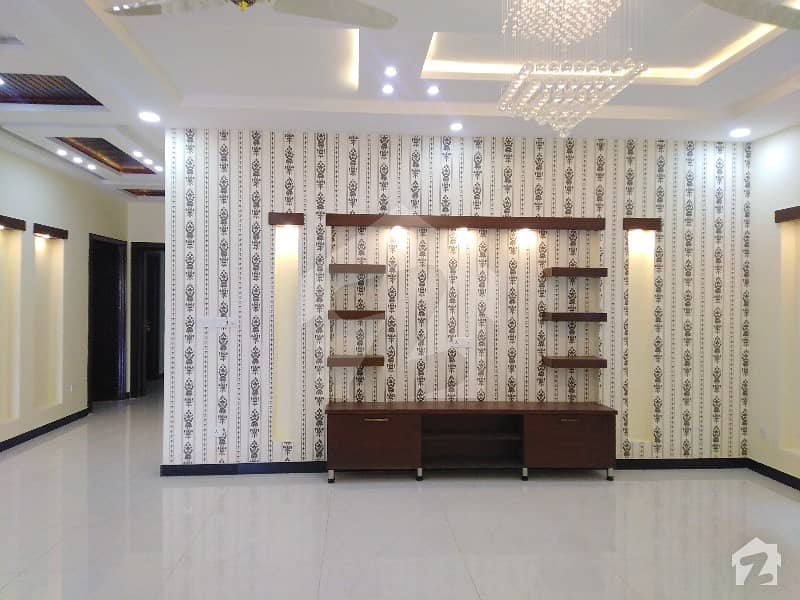 1 Kanal Brand New Upper Portion Available For Rent In DHA Phase 2