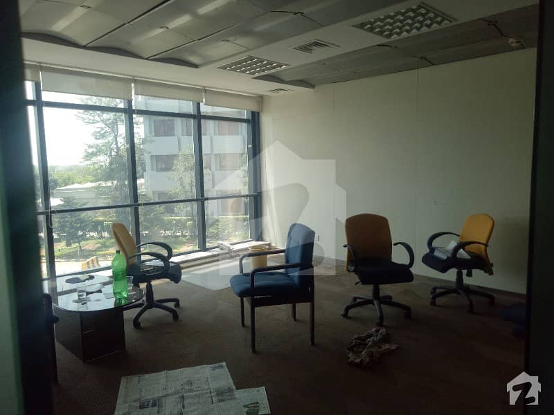 بلیو ایریا اسلام آباد میں 4 کمروں کا 12 مرلہ دفتر 3.5 لاکھ میں کرایہ پر دستیاب ہے۔