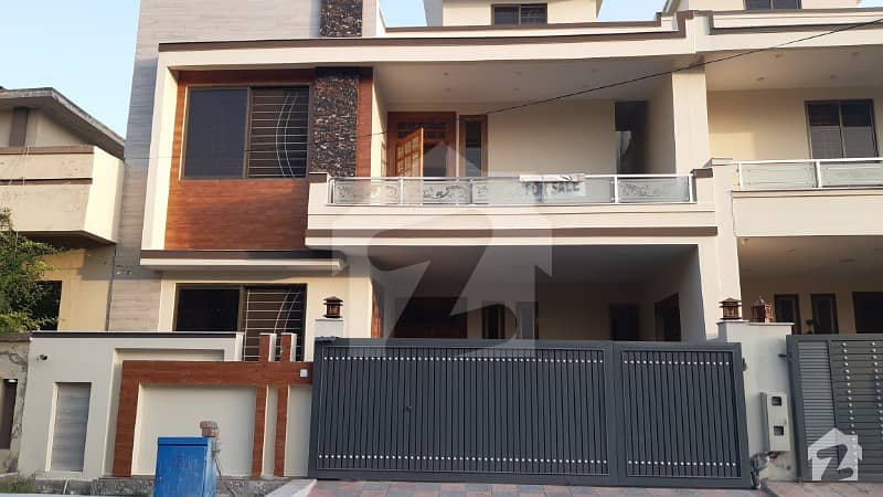 سی بی آر ٹاؤن فیز 1 سی بی آر ٹاؤن اسلام آباد میں 5 کمروں کا 7 مرلہ مکان 1.8 کروڑ میں برائے فروخت۔