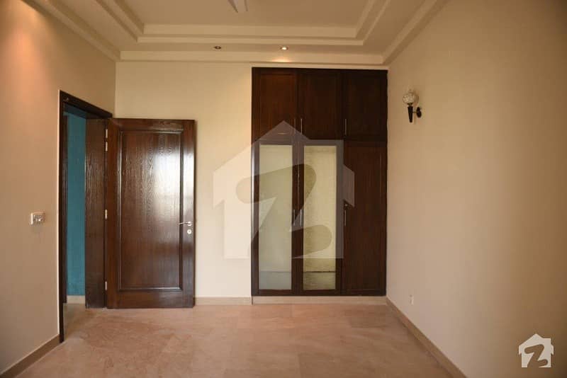 ڈی ایچ اے فیز 6 ڈیفنس (ڈی ایچ اے) لاہور میں 3 کمروں کا 7 مرلہ مکان 1.1 لاکھ میں کرایہ پر دستیاب ہے۔