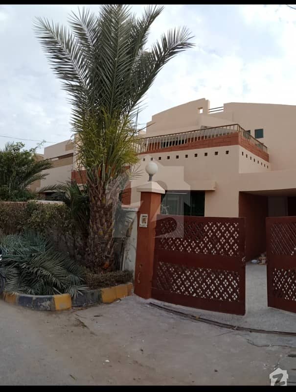 فالکن کمپلیکس فیصل کراچی میں 4 کمروں کا 14 مرلہ مکان 9.5 کروڑ میں برائے فروخت۔