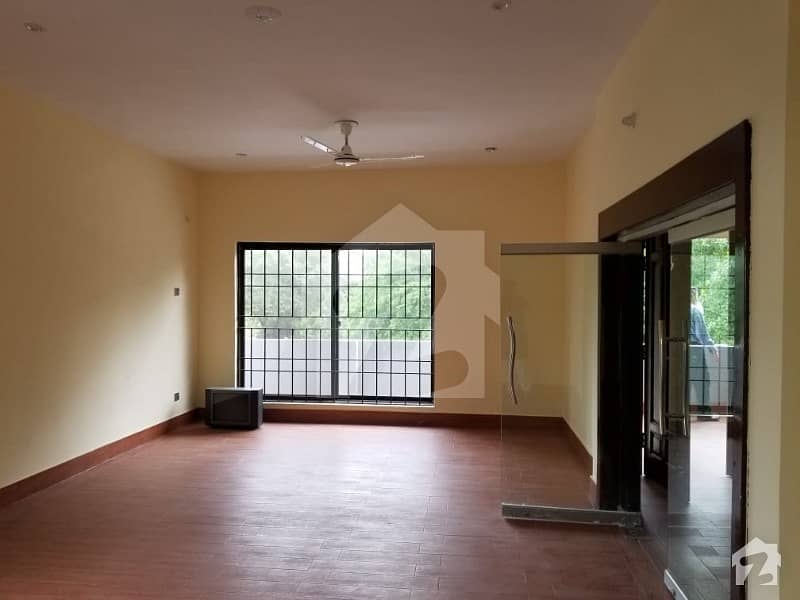 Upper Portion For Rent In F8