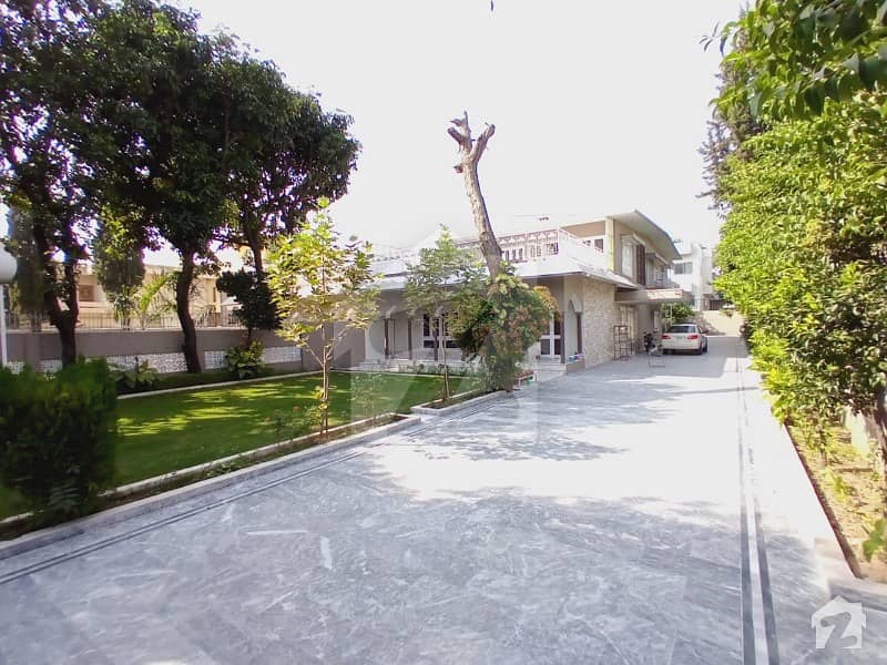 1000 Sq Yd Renovated 5 Beds Luxury House For Rent In F7