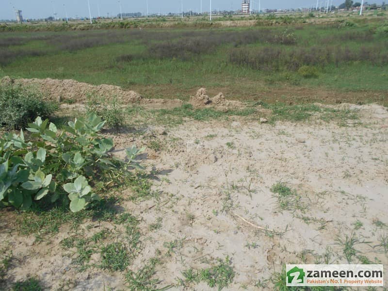 1 Kanal Plot For Sale In Z Block - Phase 7 DHA Lahore
