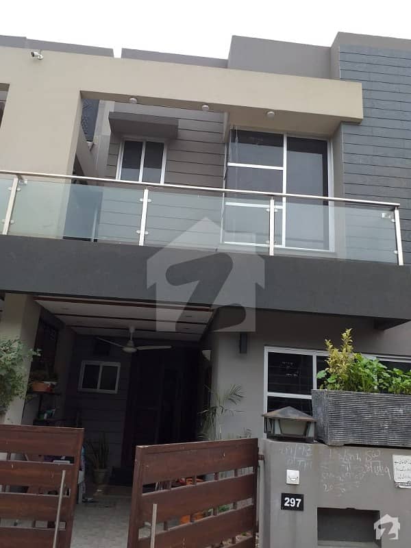 1125  Square Feet House Is Available In Paragon City