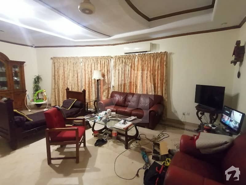 ڈی ایچ اے فیز 4 - بلاک ڈبل اے فیز 4 ڈیفنس (ڈی ایچ اے) لاہور میں 5 کمروں کا 1 کنال مکان 4.25 کروڑ میں برائے فروخت۔