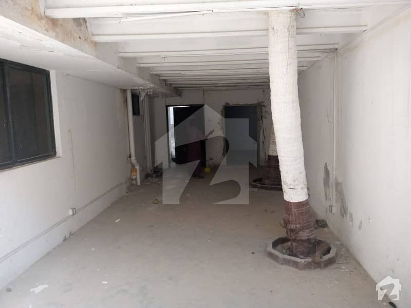 کلفٹن ۔ بلاک 2 کلفٹن کراچی میں 4 کمروں کا 1.3 کنال مکان 12 کروڑ میں برائے فروخت۔