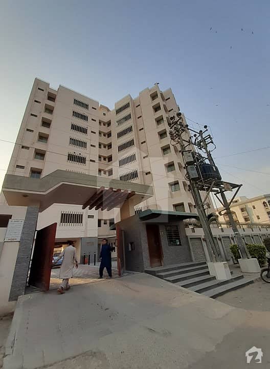 باتھ آئی لینڈ کراچی میں 4 کمروں کا 12 مرلہ فلیٹ 1.5 لاکھ میں کرایہ پر دستیاب ہے۔