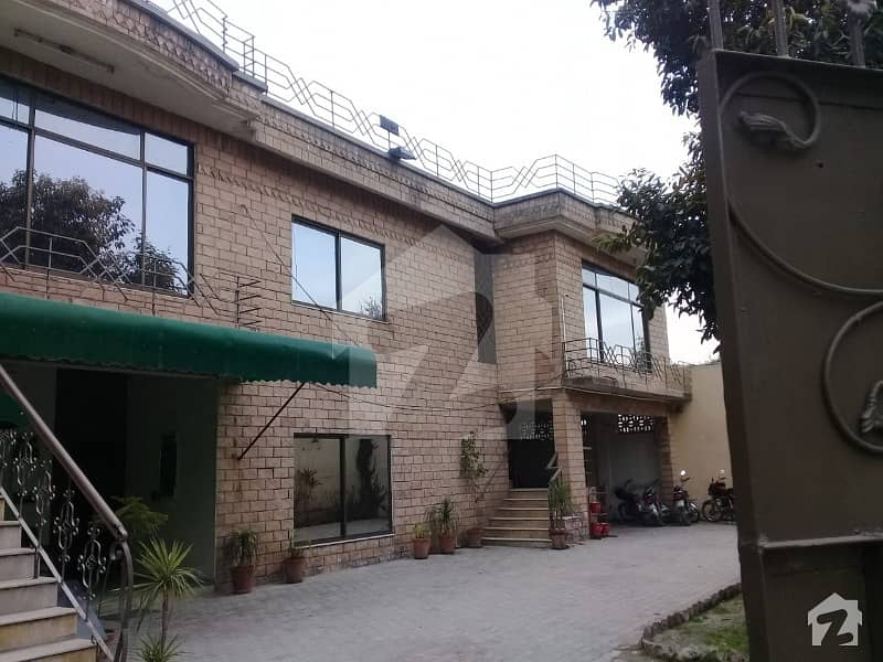 ہارلے سٹریٹ راولپنڈی میں 7 کمروں کا 1 کنال مکان 3.8 کروڑ میں برائے فروخت۔