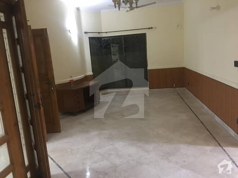 DHA Phase 4 Block EE 10 Marla Full House For Rent