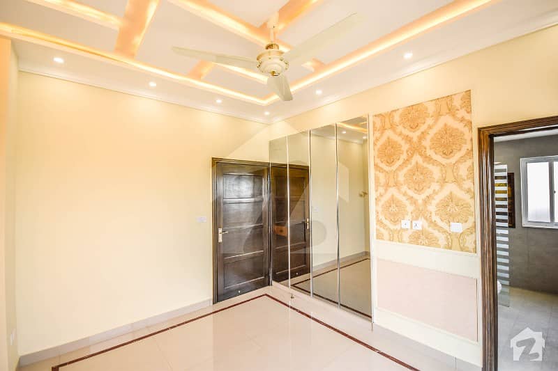 ڈی ایچ اے 9 ٹاؤن ڈیفنس (ڈی ایچ اے) لاہور میں 4 کمروں کا 5 مرلہ مکان 47 ہزار میں کرایہ پر دستیاب ہے۔