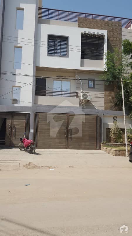 Flat Sized 2000  Square Feet Is Available For Sale In Amir Khusro