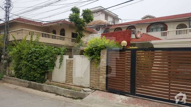 House Of 4275  Square Feet In Saddar Is Available For Sale