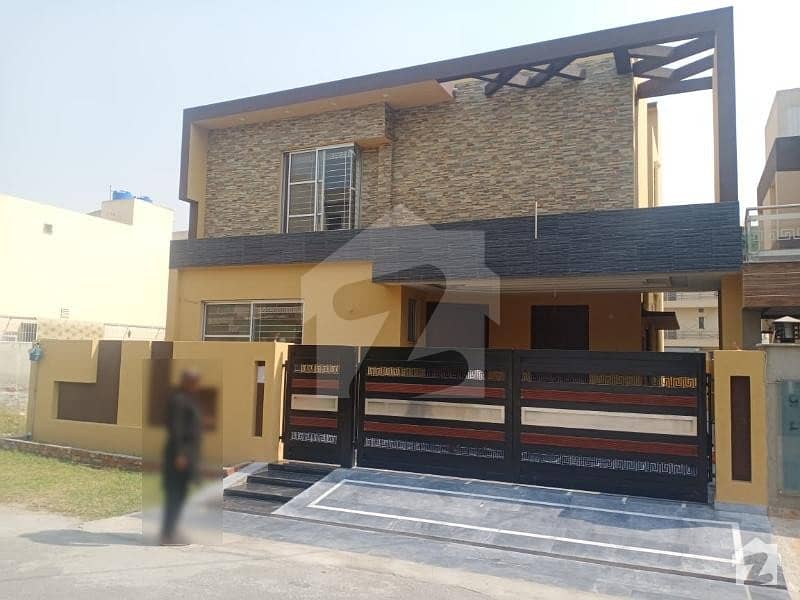 10 Marla Brand New House For Sale In Punjab Coop Housing Block F