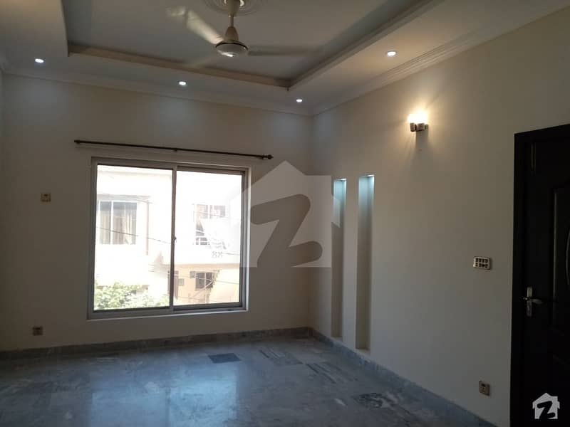 House Of 1 Kanal In New Lalazar For Rent