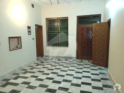 ایجوکیشن ٹاؤن لاہور میں 3 کمروں کا 14 مرلہ زیریں پورشن 37 ہزار میں کرایہ پر دستیاب ہے۔