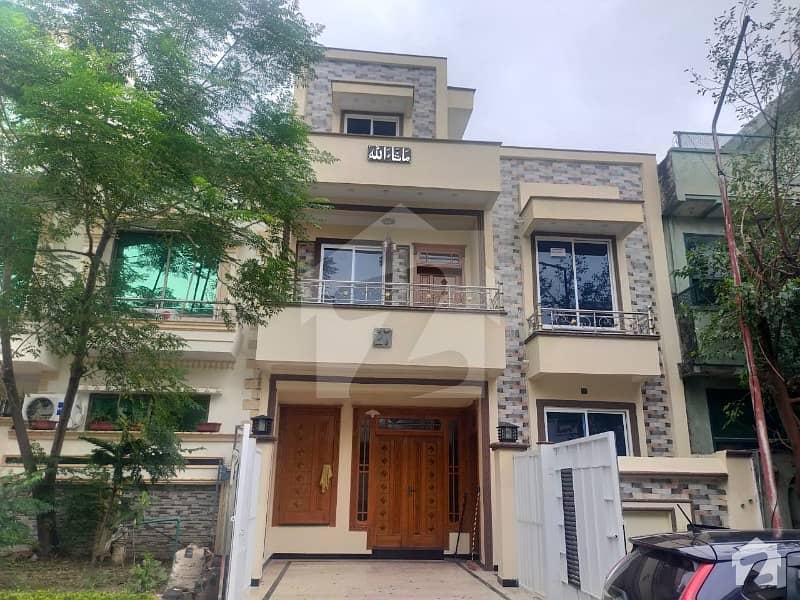 House Of 1000 Square Feet For Sale In G13