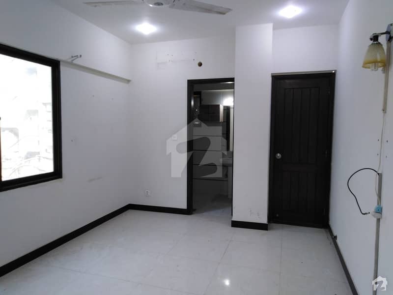 Stunning 950 Square Feet Flat In DHA Defence Available