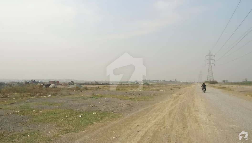 I123 Level Plot Near By Main Road Margullah Face Plot