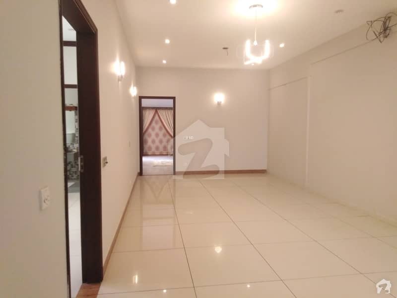 Perfect 300 Square Yards House In DHA Defence For Rent