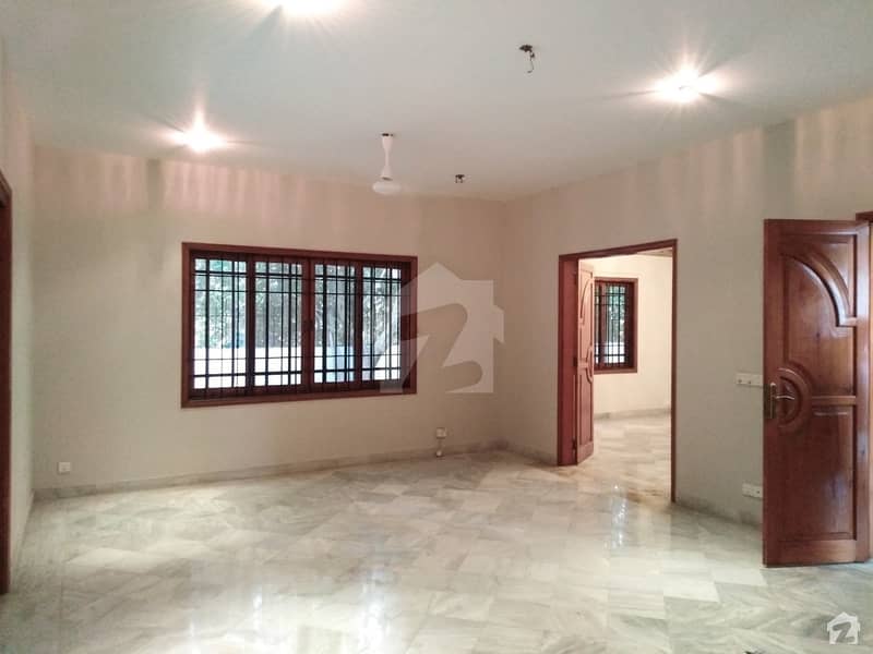 300 Square Yards House Available For Rent In DHA Defence