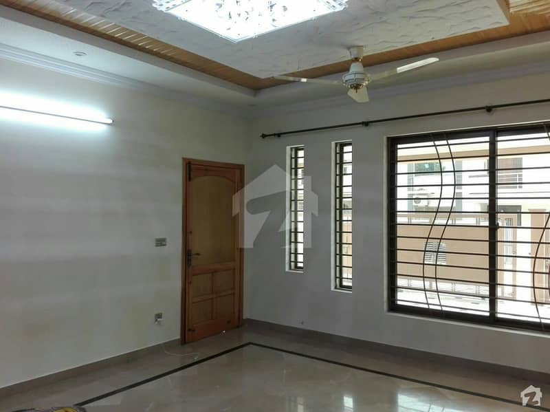 Perfect 2250  Square Feet Upper Portion In National Police Foundation O-9 For Rent